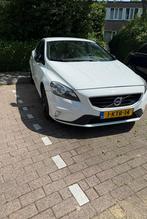 Volvo V40 1.6 D2 R-design 2013 Wit | Tweede eigenaar | APK, Auto's, Volvo, Voorwielaandrijving, Zwart, 4 cilinders, Wit