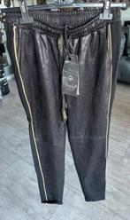 Maryley, lederlook broek, gouden biesje, maat 36, nieuw, Made in Italy, Zwart, Nieuw, Ophalen of Verzenden