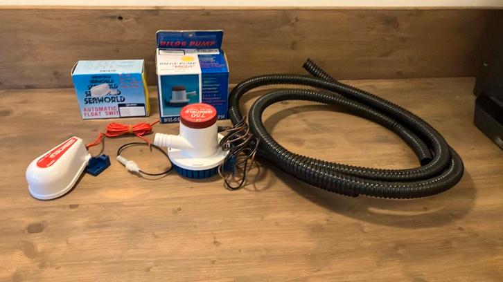 Seaworld bilgepomp met vlotter (nieuw!), Watersport en Boten, Accessoires en Onderhoud, Zo goed als nieuw, Ophalen of Verzenden