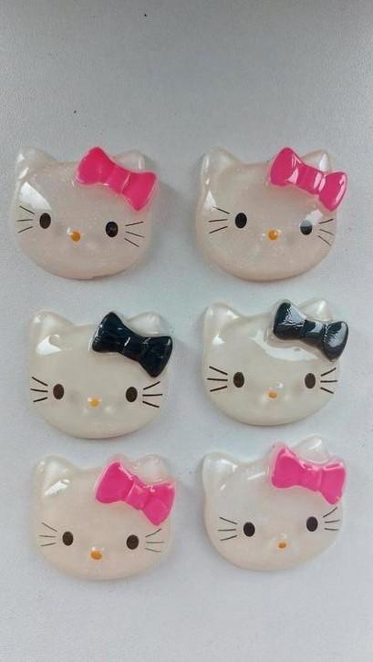 6 grote Hello Kitty flatbacks, Hobby en Vrije tijd, Naaien en Fournituren, Nieuw, Ophalen of Verzenden