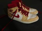 Nike Air Jordan 1 Mid Beige White Red, Ophalen, Overige kleuren, Nike Air Jordan, Sneakers of Gympen