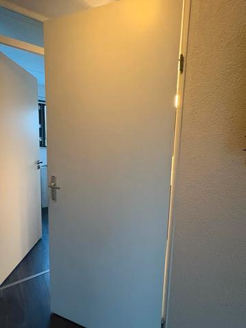 Wit Deur 83,5*211,5 beschikbaar voor biedingen