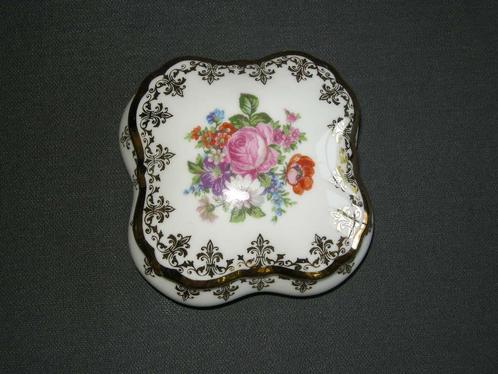 Limoges, dekselschaaltje / sieradenschaaltje, Antiek en Kunst, Antiek | Porselein, Ophalen of Verzenden