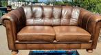 Zeer mooie tweezits bank Chesterfield stijl echt bruin leder, Ophalen, 150 tot 200 cm, Tweepersoons, 75 tot 100 cm