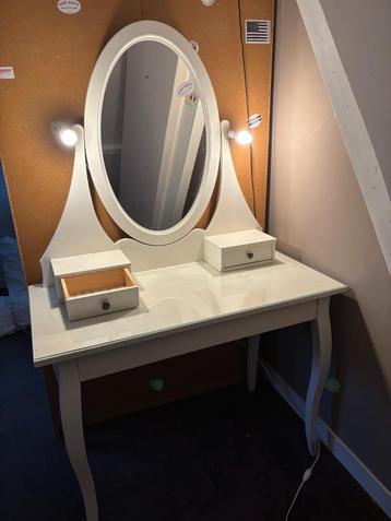 tafel beschikbaar voor biedingen