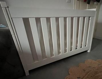 Wit ledikant van Interbaby – in goede staat beschikbaar voor biedingen