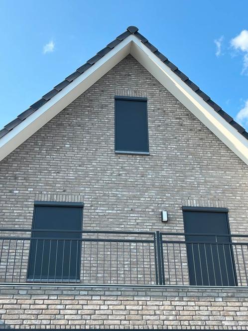 Zonwering screens handbediend antraciet 2 stuks, Doe-het-zelf en Verbouw, Rolluiken, Zo goed als nieuw, Grijs, Ophalen