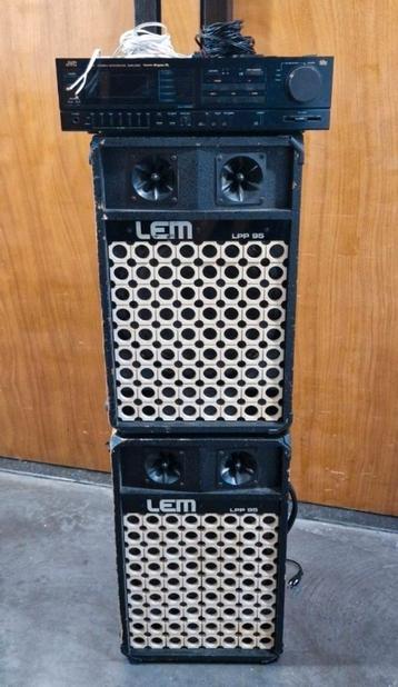 JVC AX-70 200W versterker met 2x250W LEM LPP95 luidsprekers beschikbaar voor biedingen