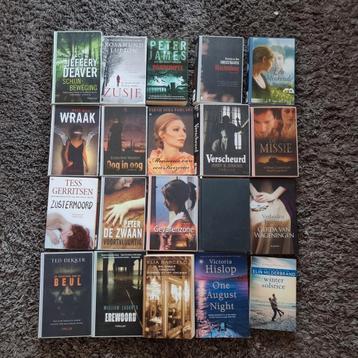 Boeken, zowel thrillers als romans beschikbaar voor biedingen