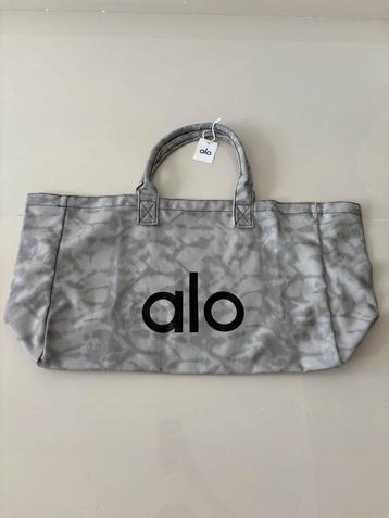 ALO Yoga Shopper Tote Bag - Grijs Camo. beschikbaar voor biedingen