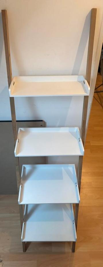 Wand decoratie 4 planken beschikbaar voor biedingen