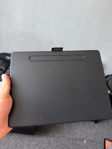 Wacom Intuos M Bluetooth tekentablet beschikbaar voor biedingen