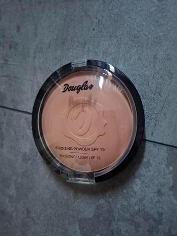 nieuwe Douglas bronzing powder. (Advr 83) beschikbaar voor biedingen