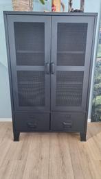 Twee Leuke Kastjes (75 x 40 x 121cm), Ophalen