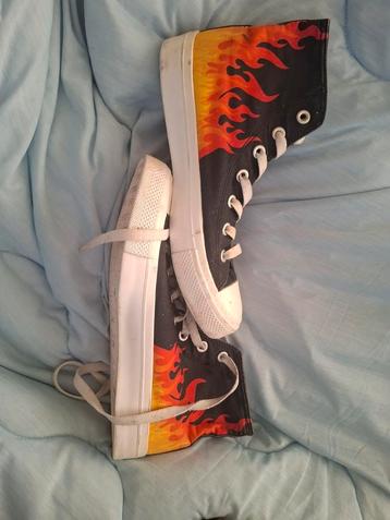 Pull&bear sneakers met vlammen Mt 40 beschikbaar voor biedingen