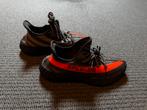 adidas Yeezy Boost 350 V2 Carbon Beluga 43,5, Kleding | Heren, Schoenen, Ophalen of Verzenden, Zo goed als nieuw, Zwart