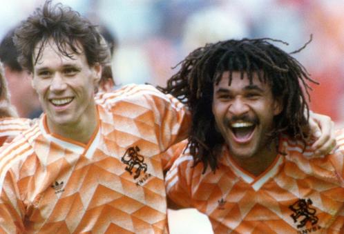 1988 EK Nederlands elftal kampioen de wedstrijden EK88, Verzamelen, Sportartikelen en Voetbal, Zo goed als nieuw, Overige typen