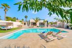 Adembenemende 4-skmr villa te huur met jacuzzi zeer privaat, 8 personen, 4 of meer slaapkamers, Dorp, Costa Blanca