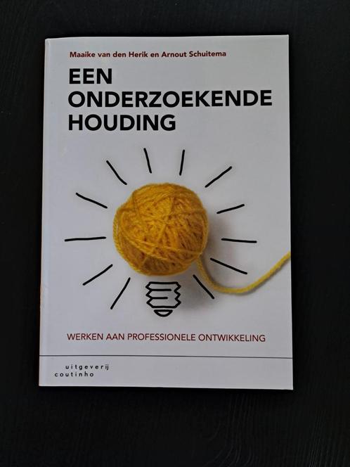 Maaike van den Herik - Een onderzoekende houding, Boeken, Schoolboeken, Zo goed als nieuw, Nederlands, Overige niveaus, Ophalen of Verzenden