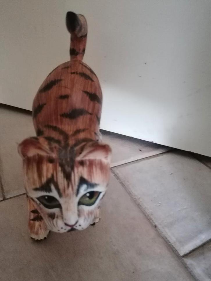 Houten beeld poes /kat, Verzamelen, Beelden en Beeldjes, Zo goed als nieuw, Dier, Ophalen of Verzenden