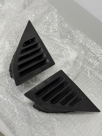 Toyota MR2 MK2 Achterruit ventilatie roosters set 1989-1999 beschikbaar voor biedingen