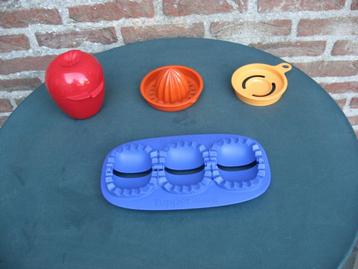 tupperware: appeldoosje, citruspers, appelflapmaker beschikbaar voor biedingen