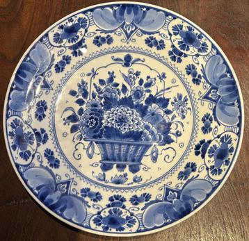Delftsblauw bord vd Porceoleyne Fles uit 1966 beschikbaar voor biedingen