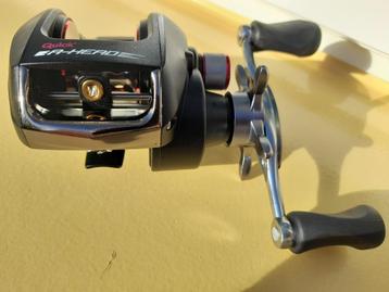 LINKSHANDIGE DAM QUICK A-HEAD 200LH Bait-Cast ZOUTWATER reel beschikbaar voor biedingen