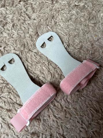 Turnhandschoenen / Grips beschikbaar voor biedingen