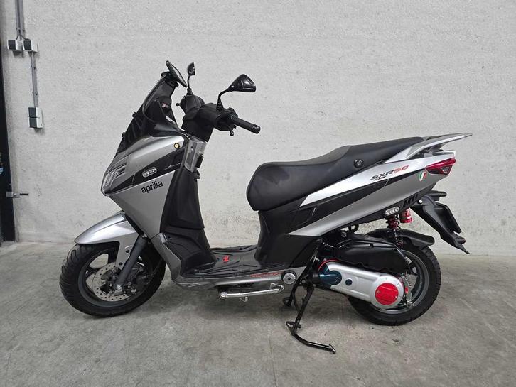 Aprilia - Bromscooter - SXR 50 - 4T 45km uitvoering fjl03n, Fietsen en Brommers, Scooters | Aprilia, Gebruikt, Overige modellen