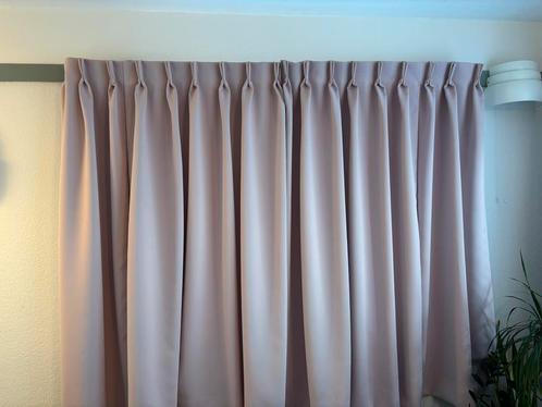 Vier mooie Gordijnen, lichtroze, Huis en Inrichting, Stoffering | Gordijnen en Lamellen, Zo goed als nieuw, 100 tot 150 cm, Overige kleuren