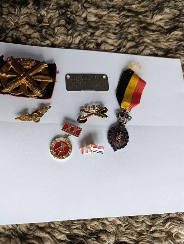 Zoldervondst Militaire Emblemen Collectie, Verzamelen, Militaria | Algemeen, Overige soorten, Embleem of Badge, Overige gebieden