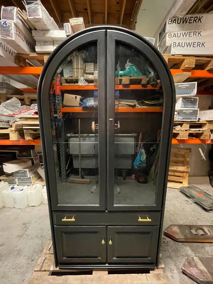 Ovale vitrinekast, zwart met gouden details, Huis en Inrichting, Kasten | Vitrinekasten, Zo goed als nieuw, 150 tot 200 cm, 50 tot 100 cm