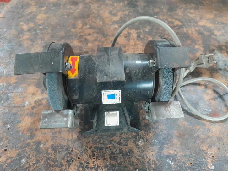 Creusen DS 610 T Werkbankslijpmachine, Doe-het-zelf en Verbouw, Gereedschap | Slijpmachines, Gebruikt, Werkbankslijpmachine, Minder dan 700 watt