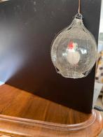 Vintage kerstbal met pluche vogeltje. 8 cm hoog, Diversen, Kerst, Ophalen of Verzenden, Gebruikt