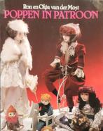 Poppen in patroon – Ron en Olga van der Most, Ophalen of Verzenden, Zo goed als nieuw, Poppen maken, Ron en Olga van der Most
