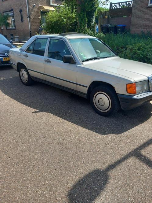 Mercedes-Benz Mercedes 1984 Grijs Oldtimer Automaat, Auto's, Mercedes-Benz, Particulier, 190-Serie, Diesel, Euro 5, Sedan, Automaat