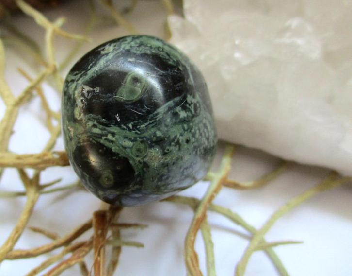 Eldariet - Kambaba jaspis - trommelsteen, Verzamelen, Mineralen en Fossielen, Mineraal, Ophalen of Verzenden