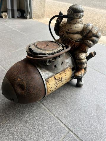 Jaren 20 prachtige originele michelin bibendum compressor  beschikbaar voor biedingen