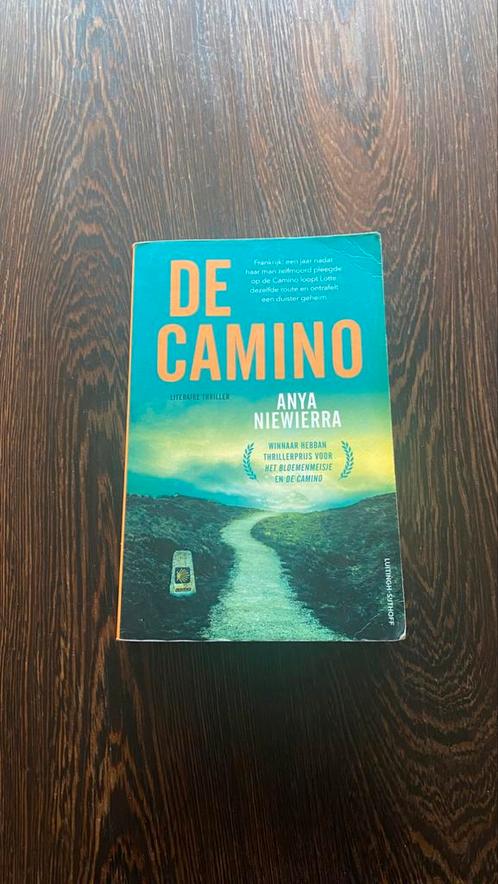 Anya Niewierra - De Camino, Boeken, Thrillers, Zo goed als nieuw, Nederland, Ophalen of Verzenden