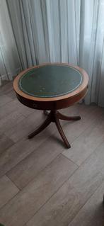 Houten bijzettafel met ingelegd leer en een laadje !, Huis en Inrichting, Tafels | Bijzettafels, Gebruikt, Rond, 55 tot 75 cm