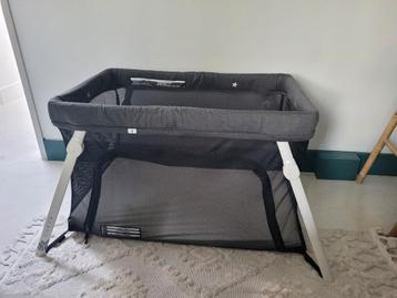 Travel Crib For Sale.  beschikbaar voor biedingen