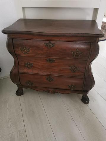 Mooie antiek ladekastje van notenhout. beschikbaar voor biedingen