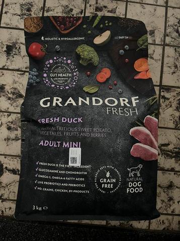 Hondenvoer Grandorf fresh duck adult mini beschikbaar voor biedingen
