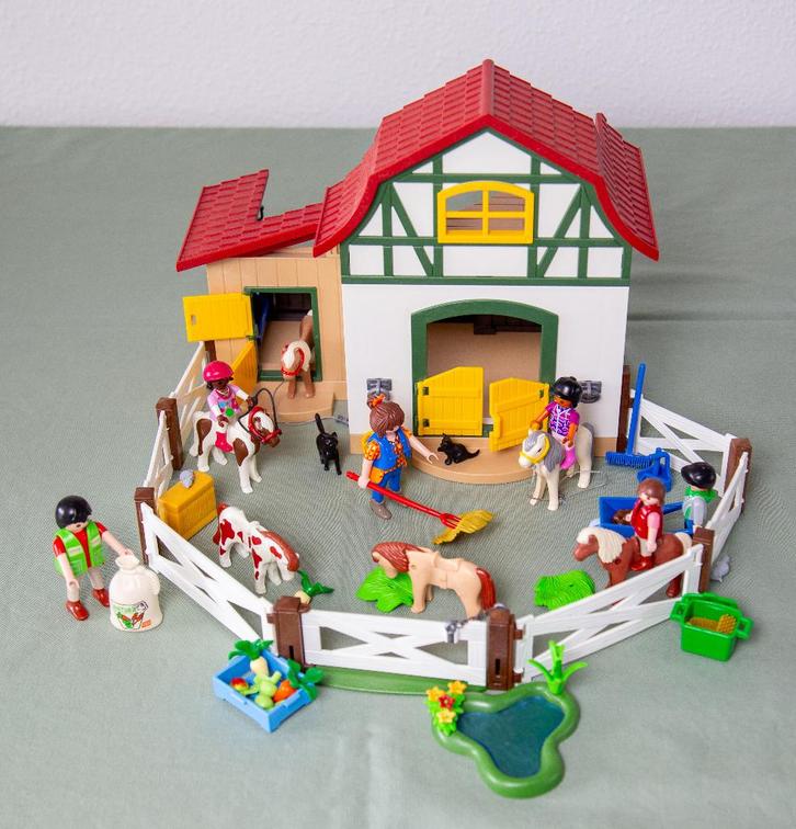 Playmobil Ponypark 6927 met extra paardjes en popjes, Kinderen en Baby's, Speelgoed | Playmobil, Zo goed als nieuw, Complete set