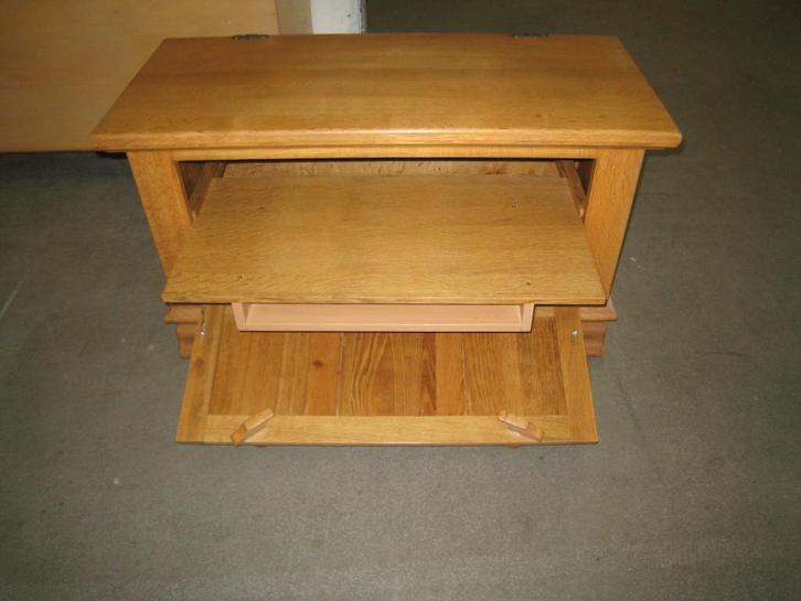 Wit eiken kist/TV meubel, hoog 55, breed 104, diep 47, Huis en Inrichting, Woonaccessoires | Kisten, Gebruikt