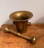 Zware bronzen vijzel, Antiek en Kunst, Antiek | Koper en Brons, Ophalen of Verzenden