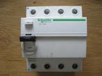 Schneider aardlekschakelaar 63A 300mA, Hobby en Vrije tijd, Elektronica-componenten, Ophalen, Gebruikt