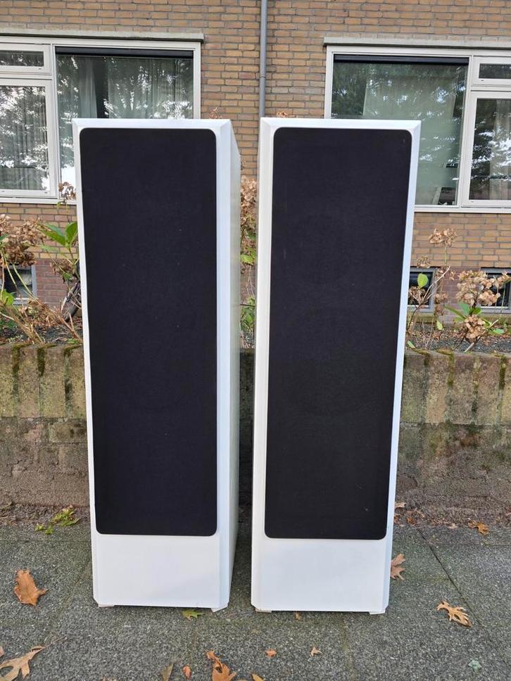 Scan Speak 3-weg in Stylus One kasten, Audio, Tv en Foto, Luidsprekers, Zo goed als nieuw, Front, Rear of Stereo speakers, Minder dan 60 watt