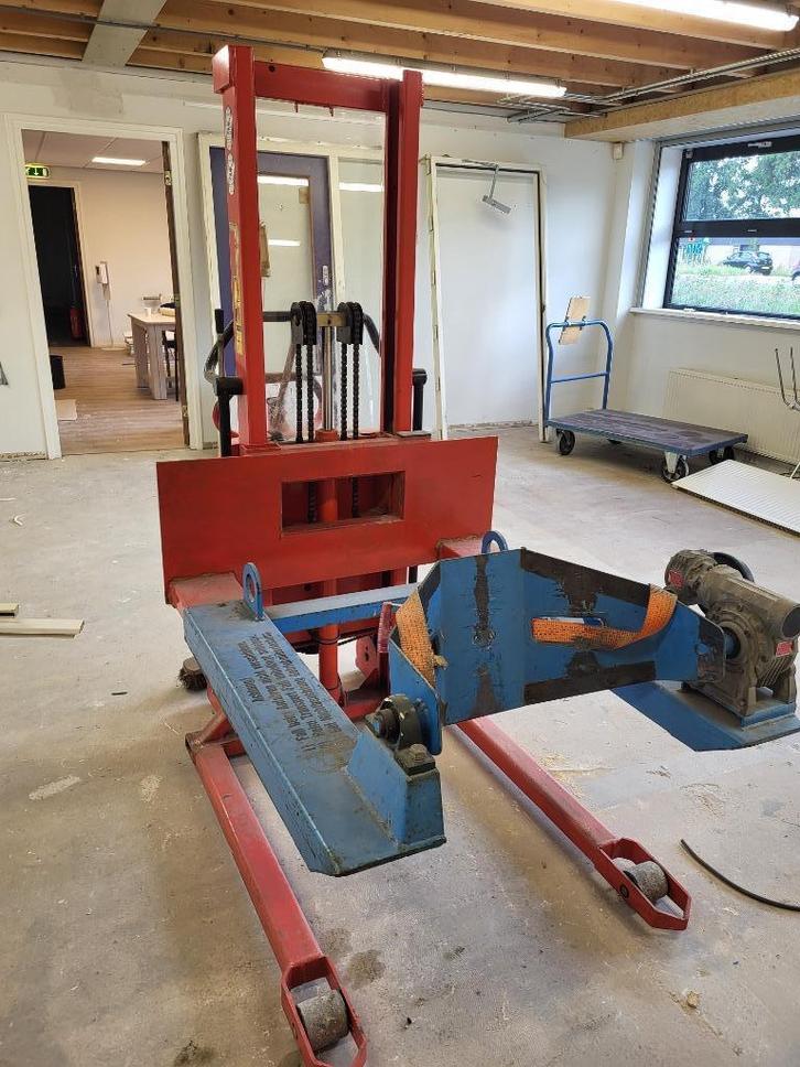 Stapelaar electrisch met vatenkantelaar (ook los te koop), Doe-het-zelf en Verbouw, Palletwagens en Pompwagens, Gebruikt, Ophalen of Verzenden